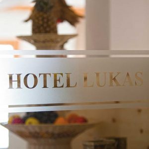 Hotel Lukas Fiss Eingang